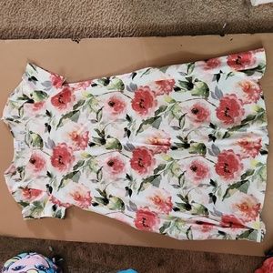 LuLaRoe floral dress with pockets size med. New without tags